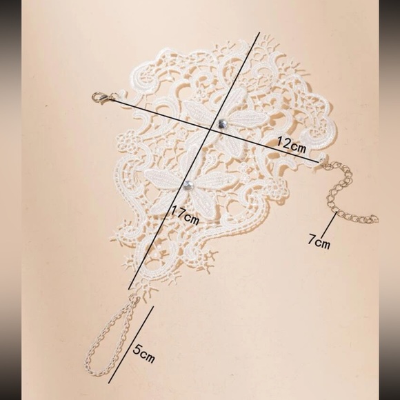 2 pc Lace Bracelet/Glove - Picture 4 of 4